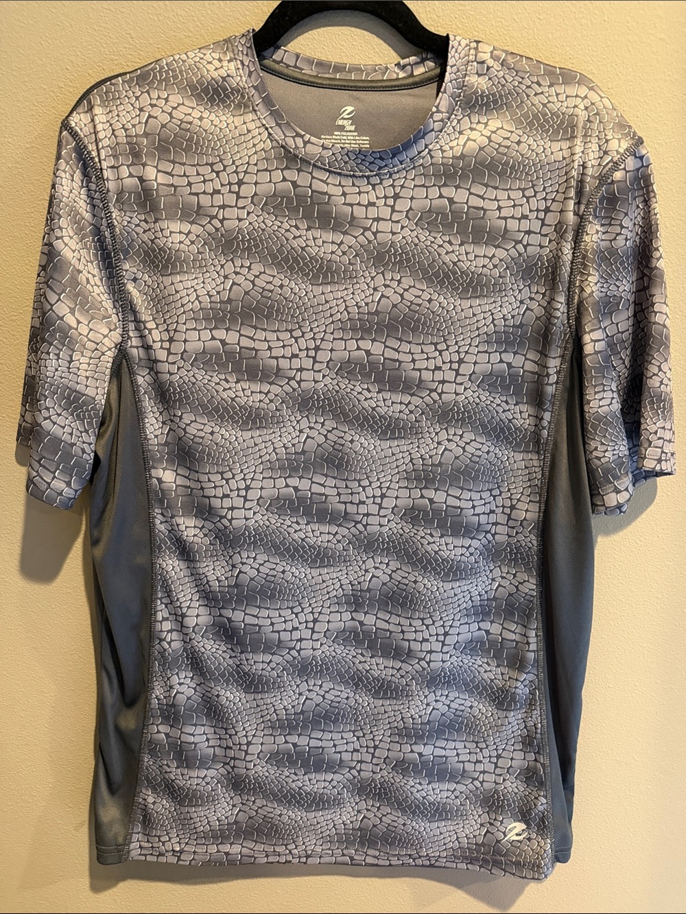 Energy Zone Men’s Short Sleeve Athletic Tee in Gray and Charcoal